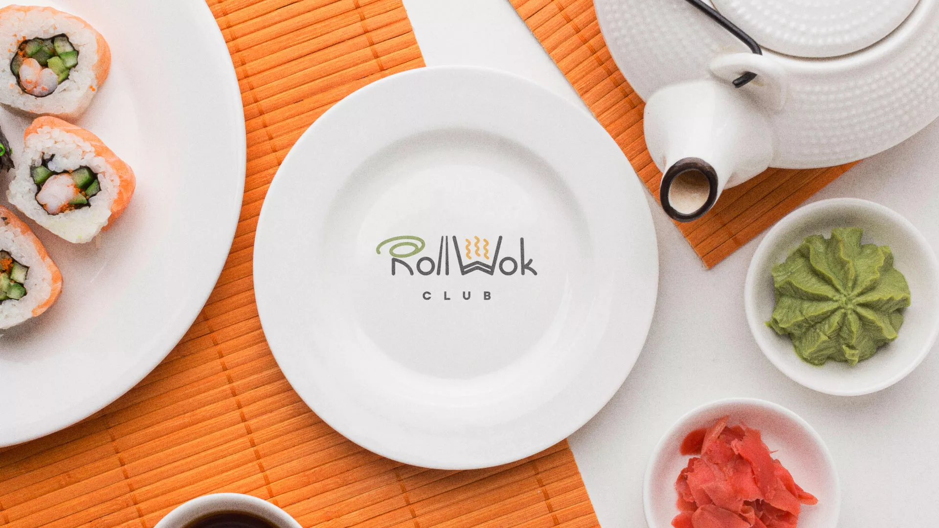 Разработка логотипа и фирменного стиля суши-бара «Roll Wok Club» в Чебаркуле